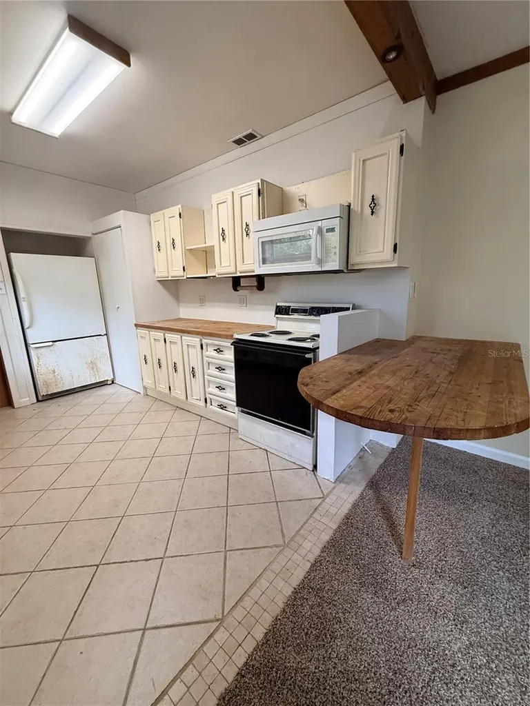 5725 E University Avenue Gainesville FL 32641