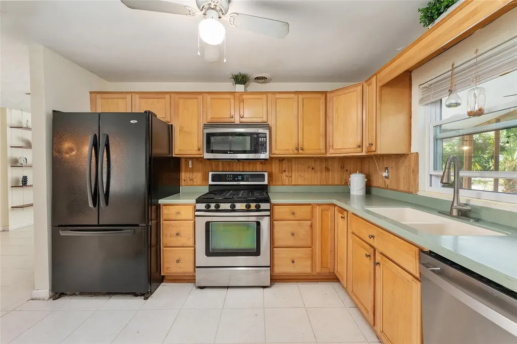 530 NE 10th Street Gainesville FL 32601