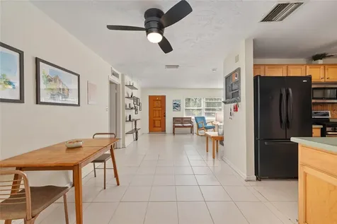 530 NE 10th Street Gainesville FL 32601