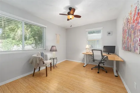 530 NE 10th Street Gainesville FL 32601