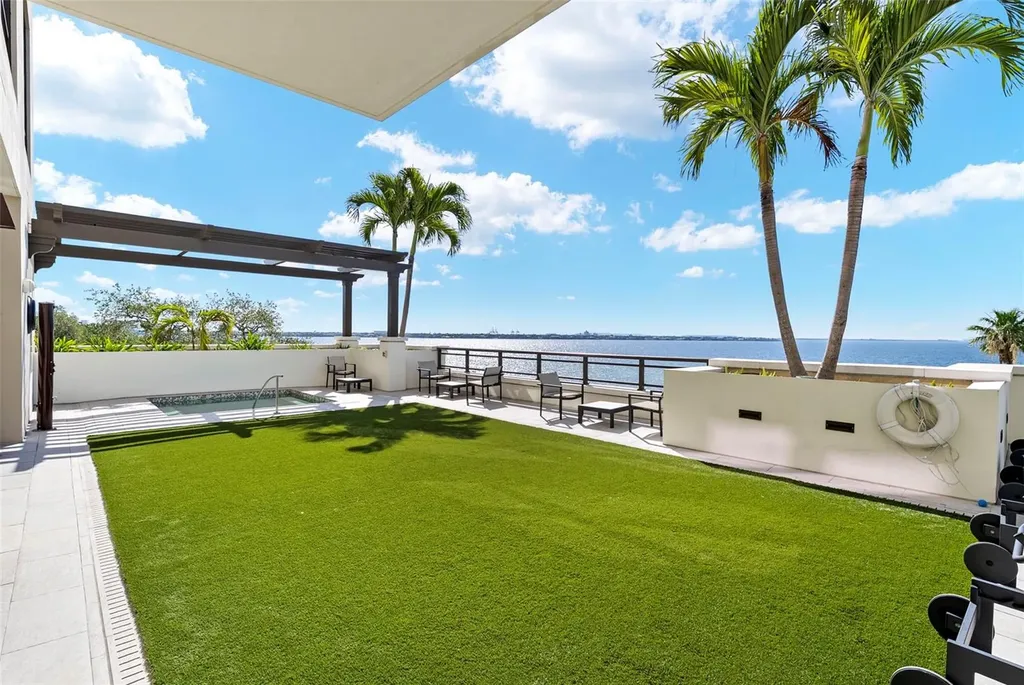 2103 Bayshore Boulevard Tampa FL 33606