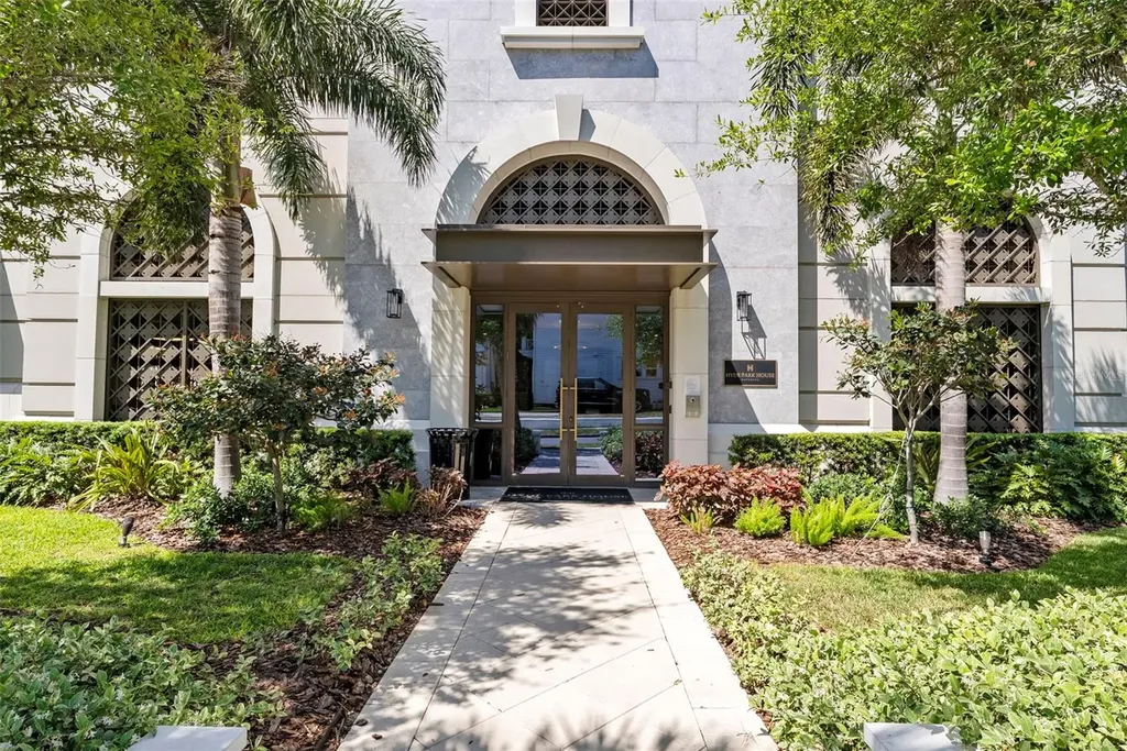 2103 Bayshore Boulevard Tampa FL 33606
