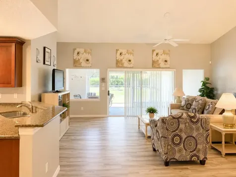 822 Mccallister Avenue Sun City Center FL 33573