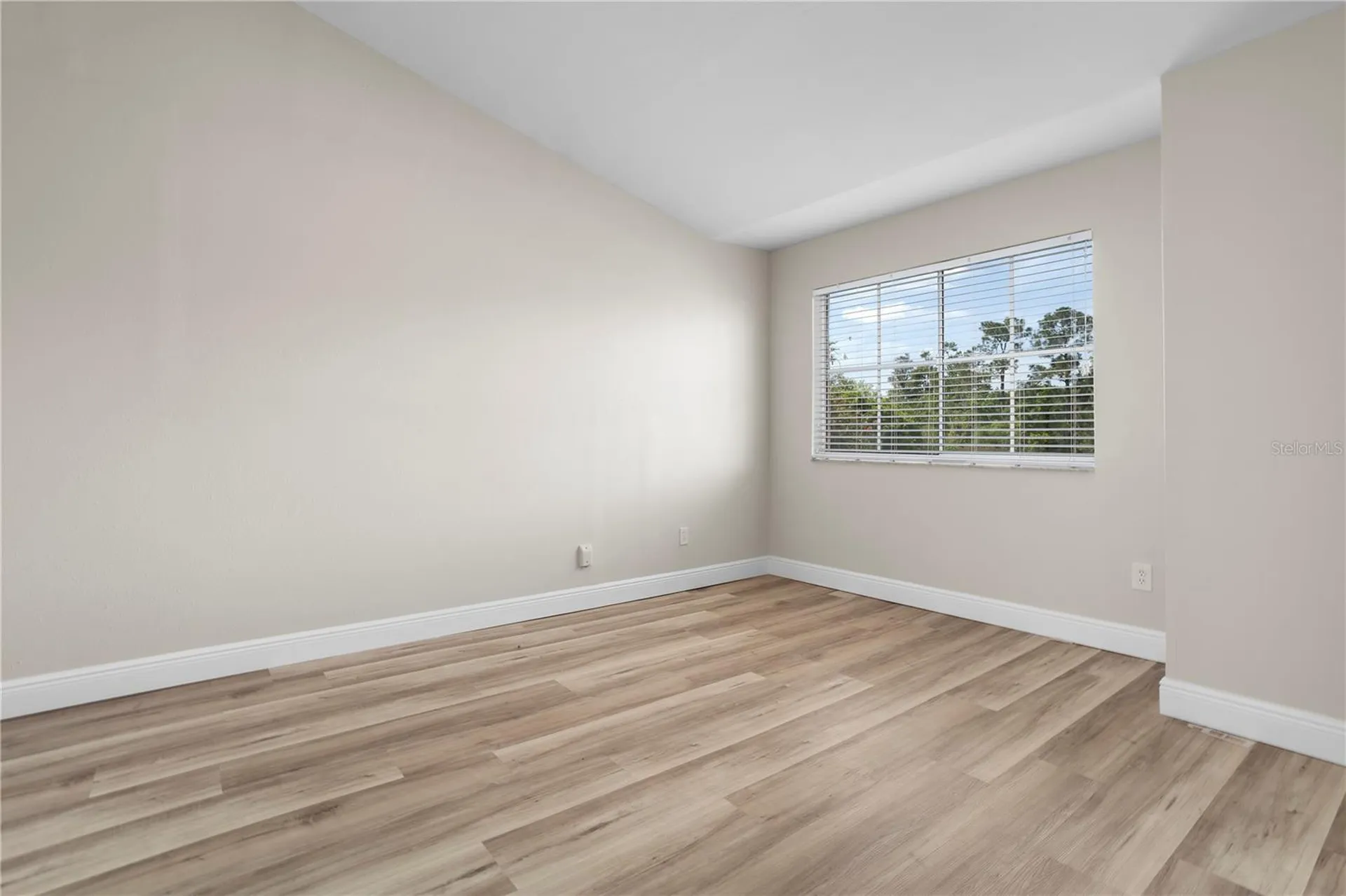 832 Monopoly Court Orlando FL 32824