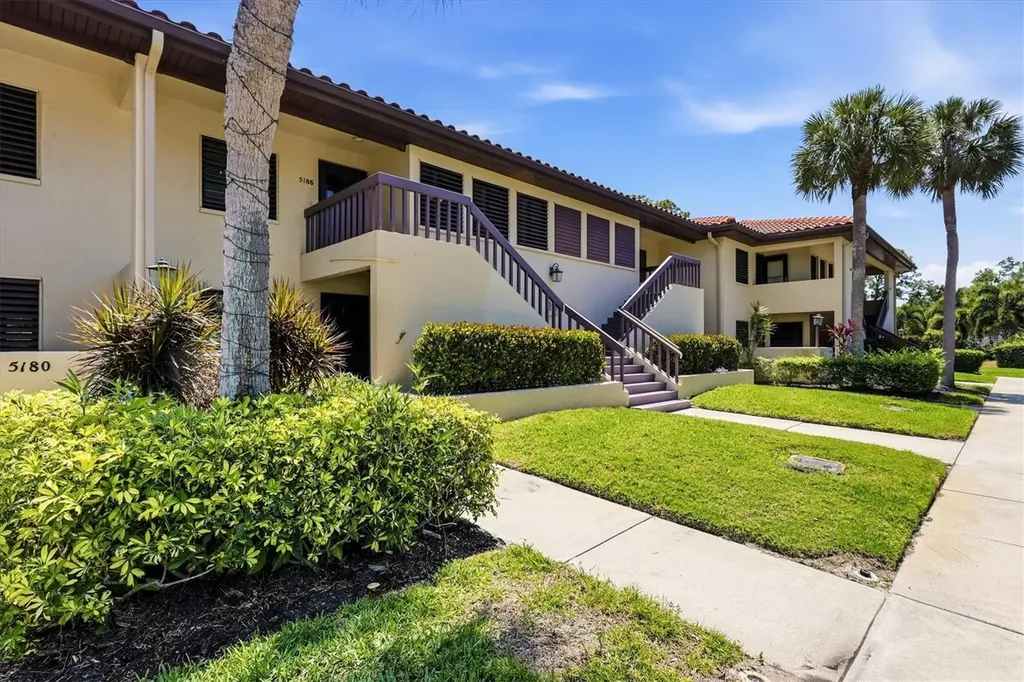 5186 Lake Village Drive Sarasota FL 34235