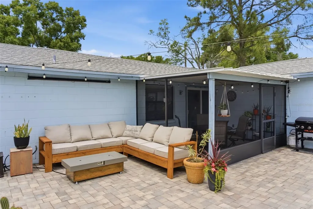 7507 Woodland Oaks Court Tampa FL 33615