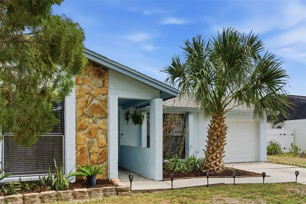 7507 Woodland Oaks Court Tampa FL 33615