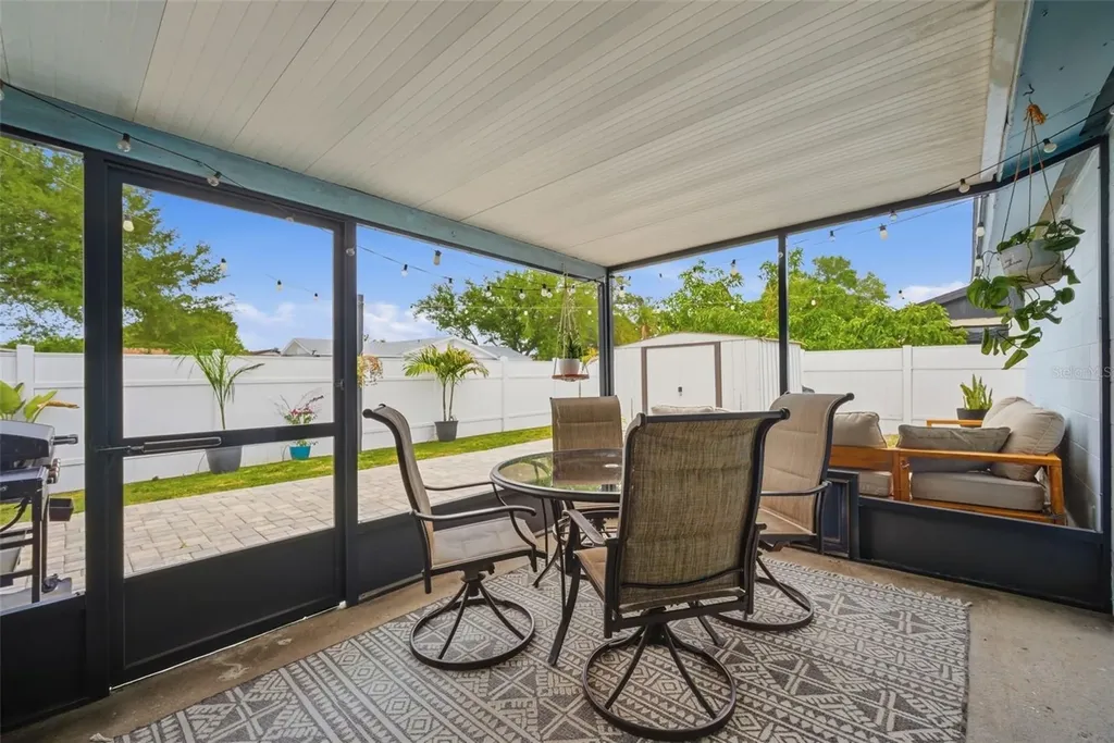 7507 Woodland Oaks Court Tampa FL 33615