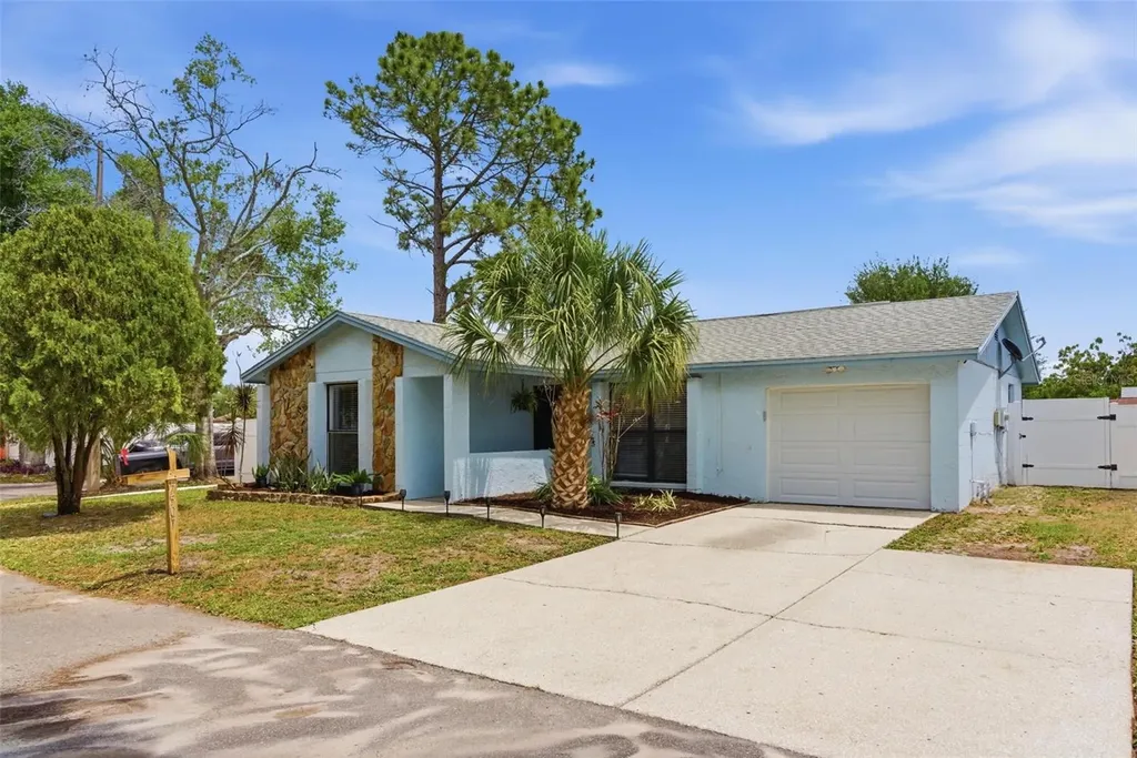 7507 Woodland Oaks Court Tampa FL 33615