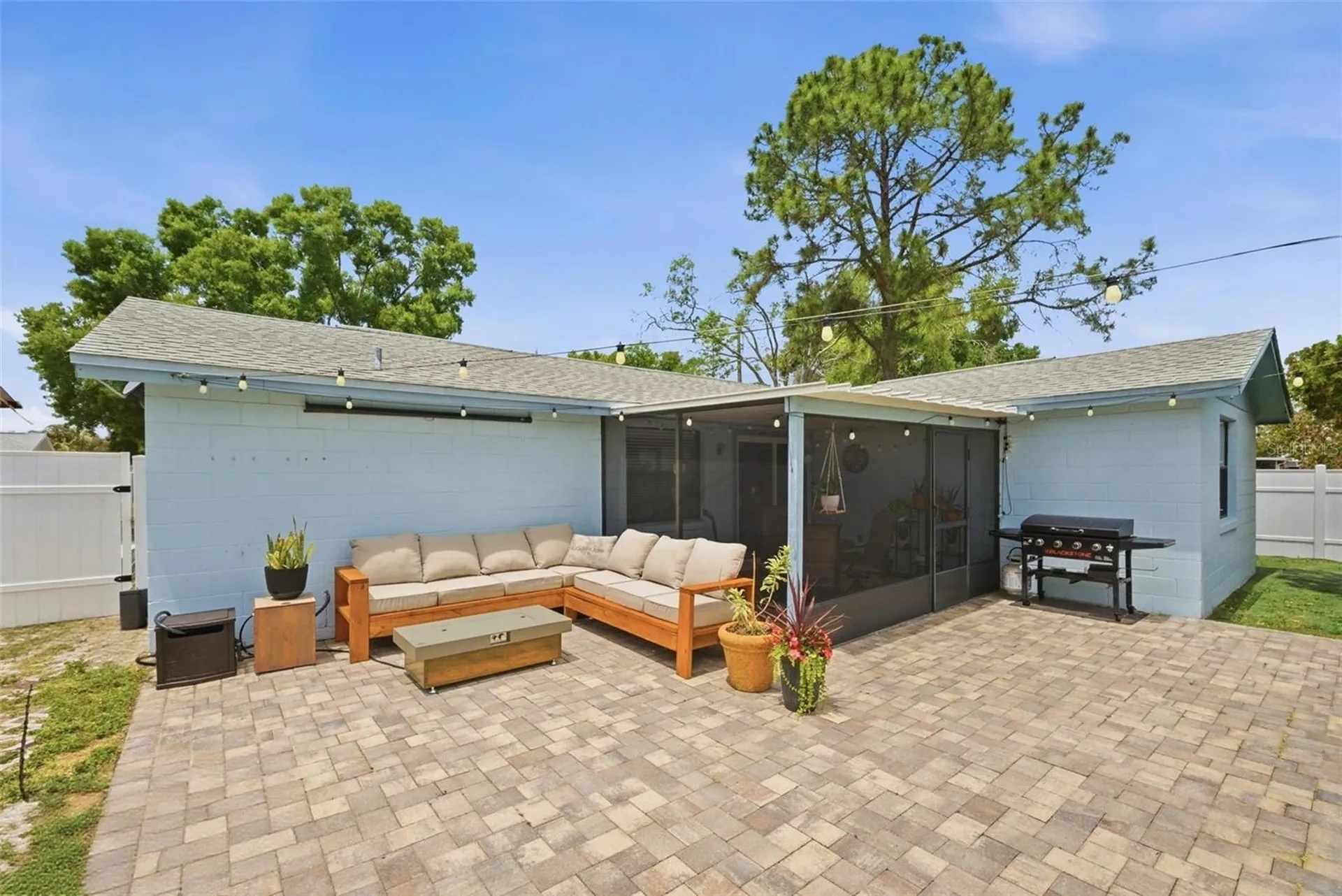 7507 Woodland Oaks Court Tampa FL 33615