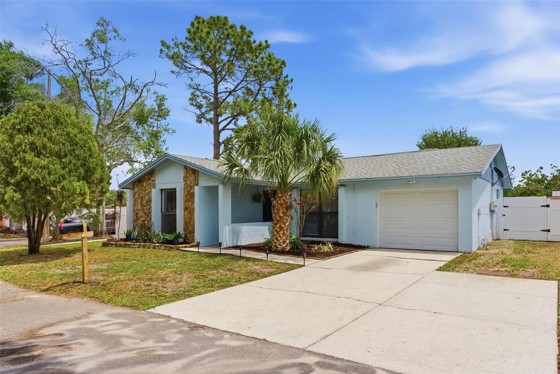 7507 Woodland Oaks Court Tampa FL 33615