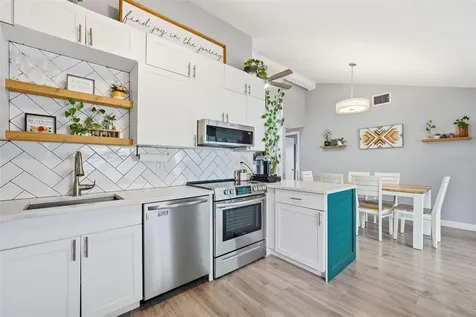 7507 Woodland Oaks Court Tampa FL 33615