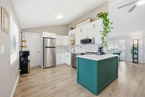 7507 Woodland Oaks Court Tampa FL 33615