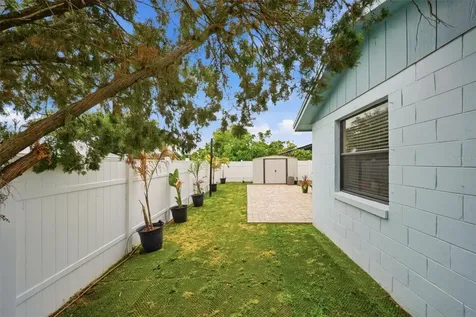 7507 Woodland Oaks Court Tampa FL 33615