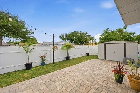 7507 Woodland Oaks Court Tampa FL 33615
