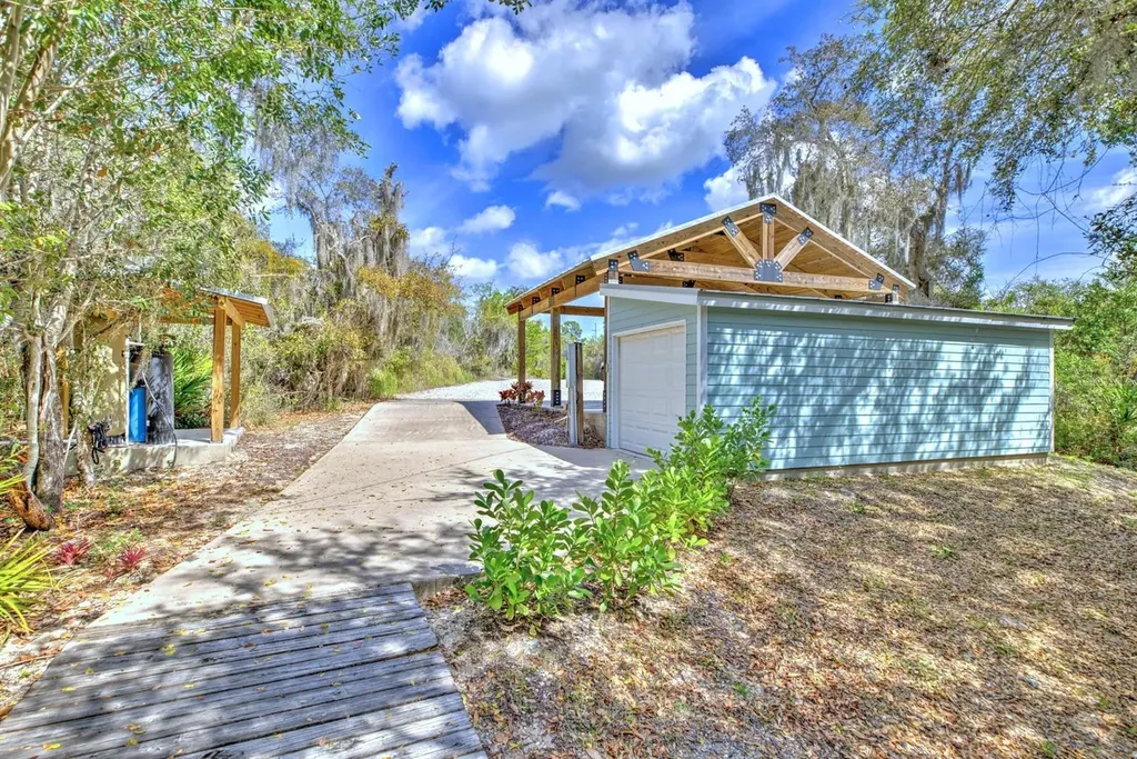 424 Lake Mirror Drive Lake Placid FL 33852