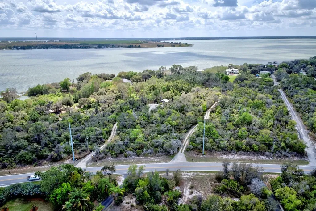 424 Lake Mirror Drive Lake Placid FL 33852