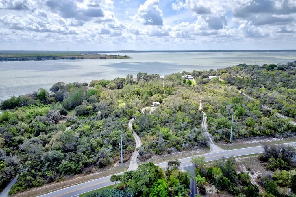 424 Lake Mirror Drive Lake Placid FL 33852
