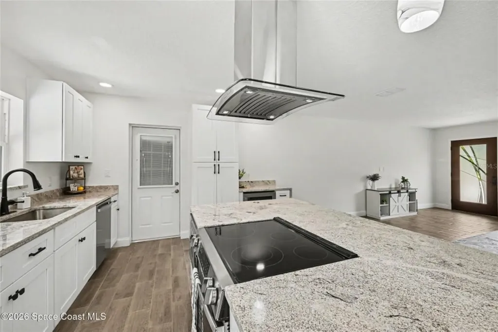 2678 Pine Avenue Mims FL 32754