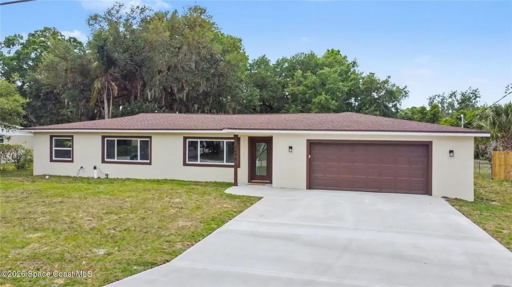 2678 Pine Avenue Mims FL 32754