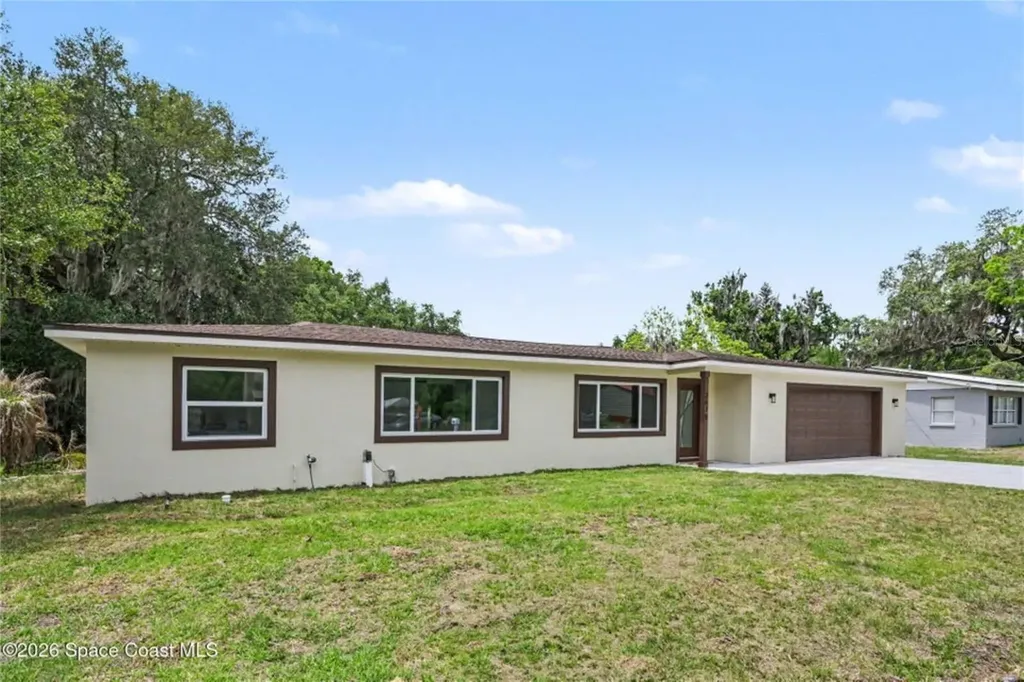 2678 Pine Avenue Mims FL 32754