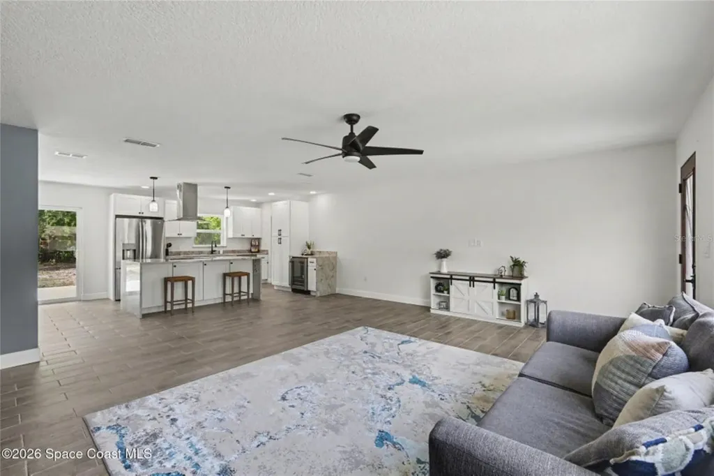 2678 Pine Avenue Mims FL 32754