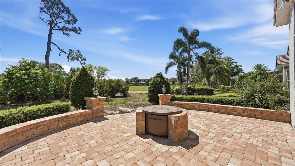 8009 Hampton Court University Park FL 34201