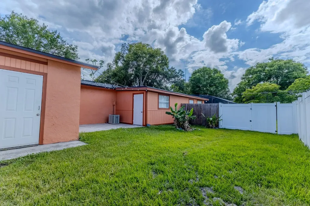212 Tenneessee Avenue St Cloud FL 34769