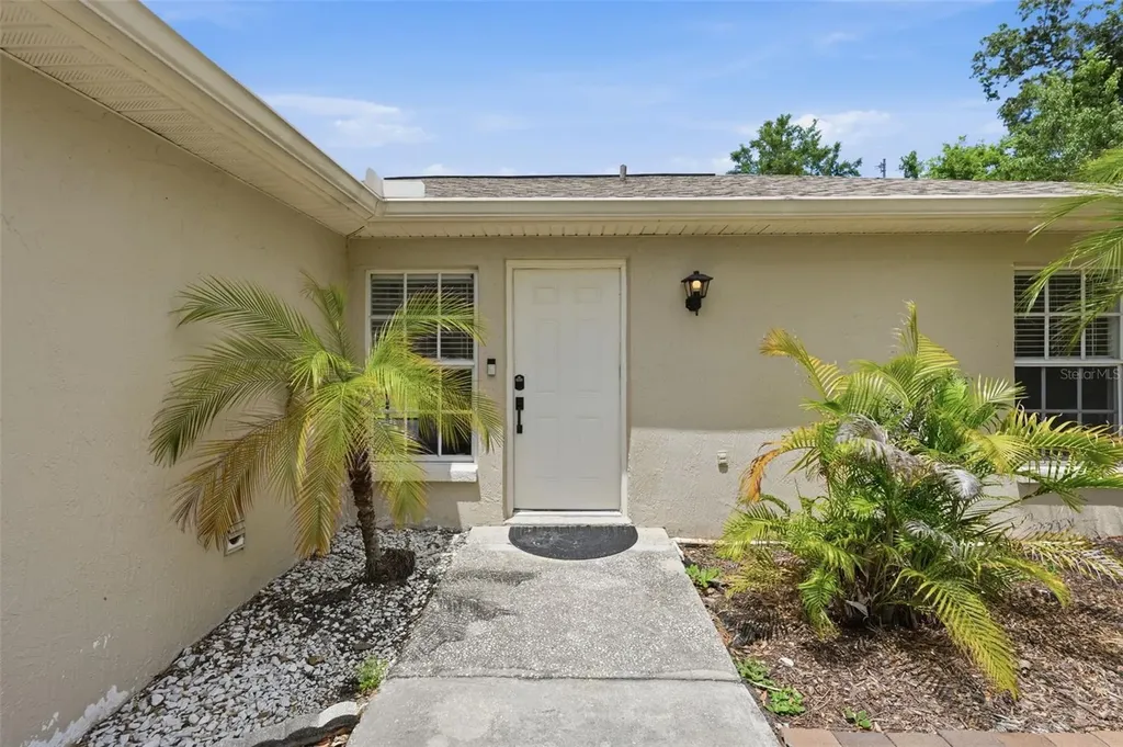 4907 Bradford Lane Tampa FL 33624