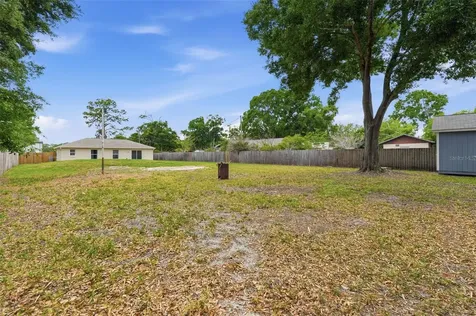 4907 Bradford Lane Tampa FL 33624