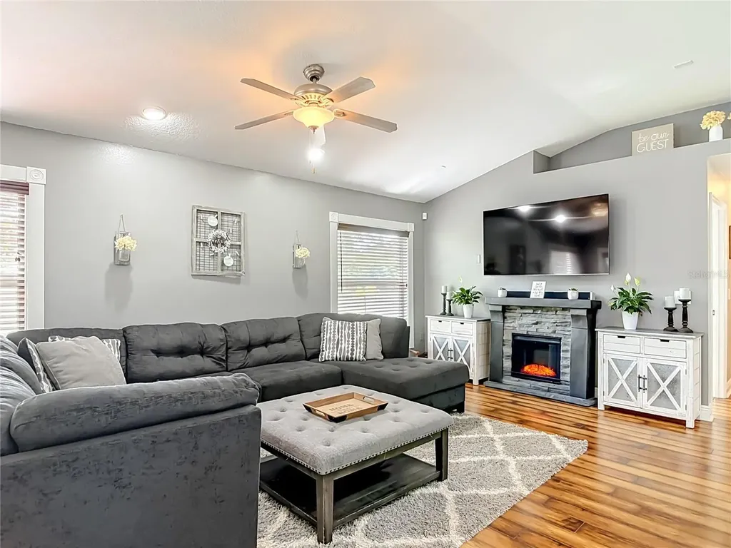 1935 E Anchor Drive Deltona FL 32725