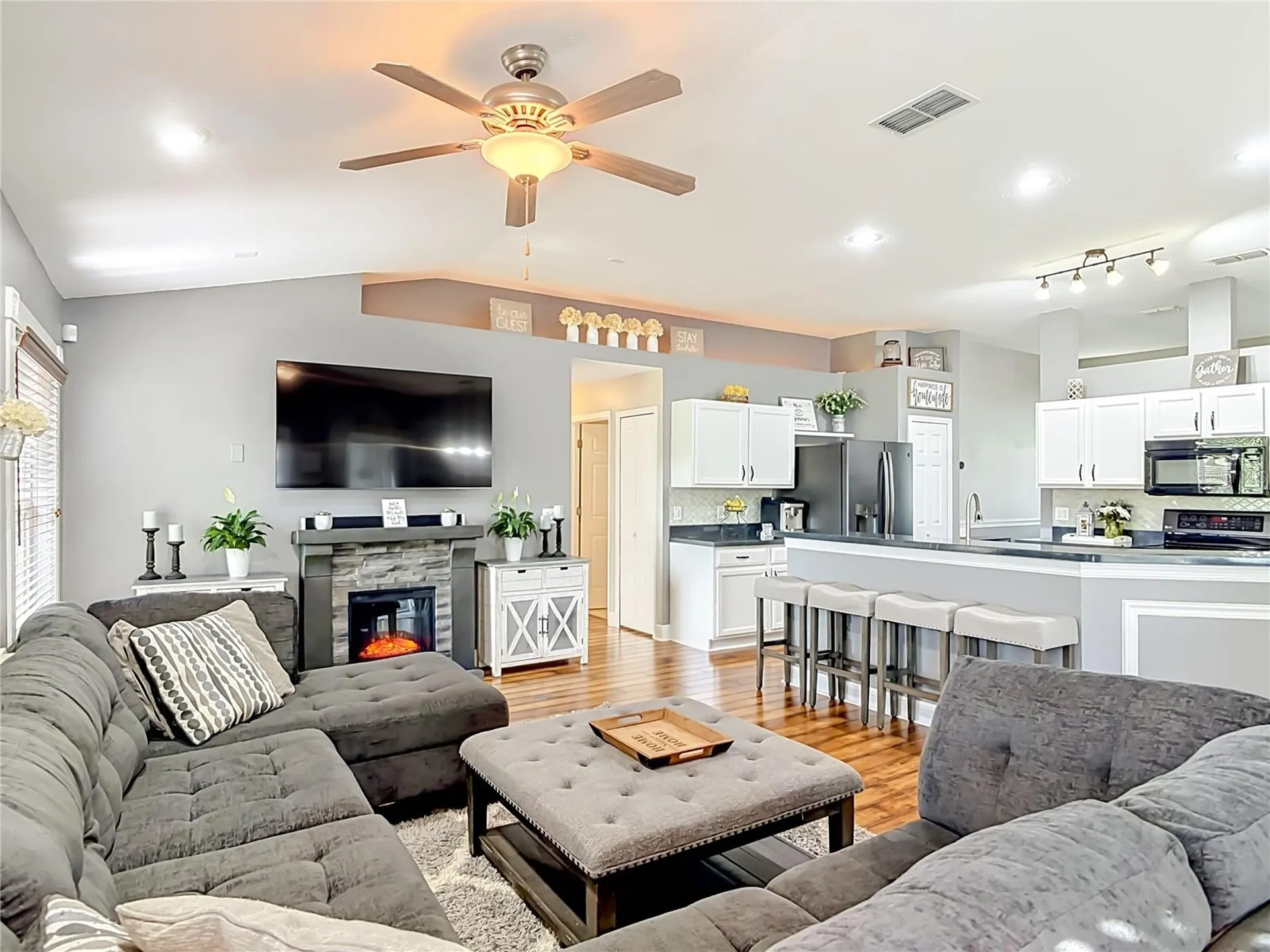 1935 E Anchor Drive Deltona FL 32725