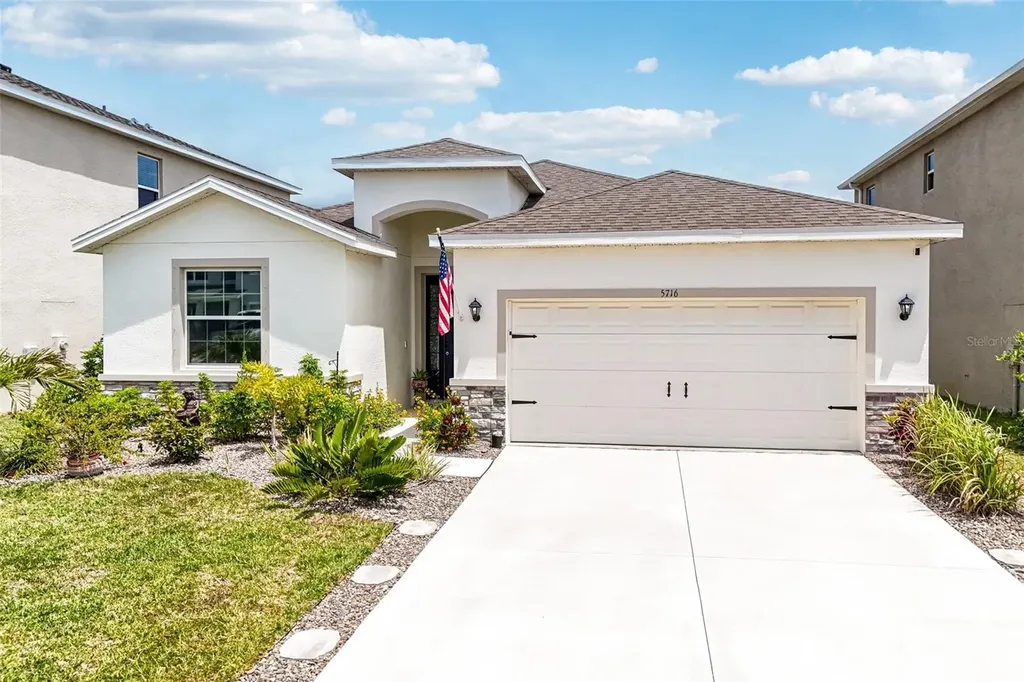 5716 Flagstone Trail Palmetto FL 34221