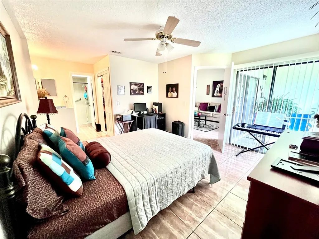 29 Lakepointe Circle Kissimmee FL 34743