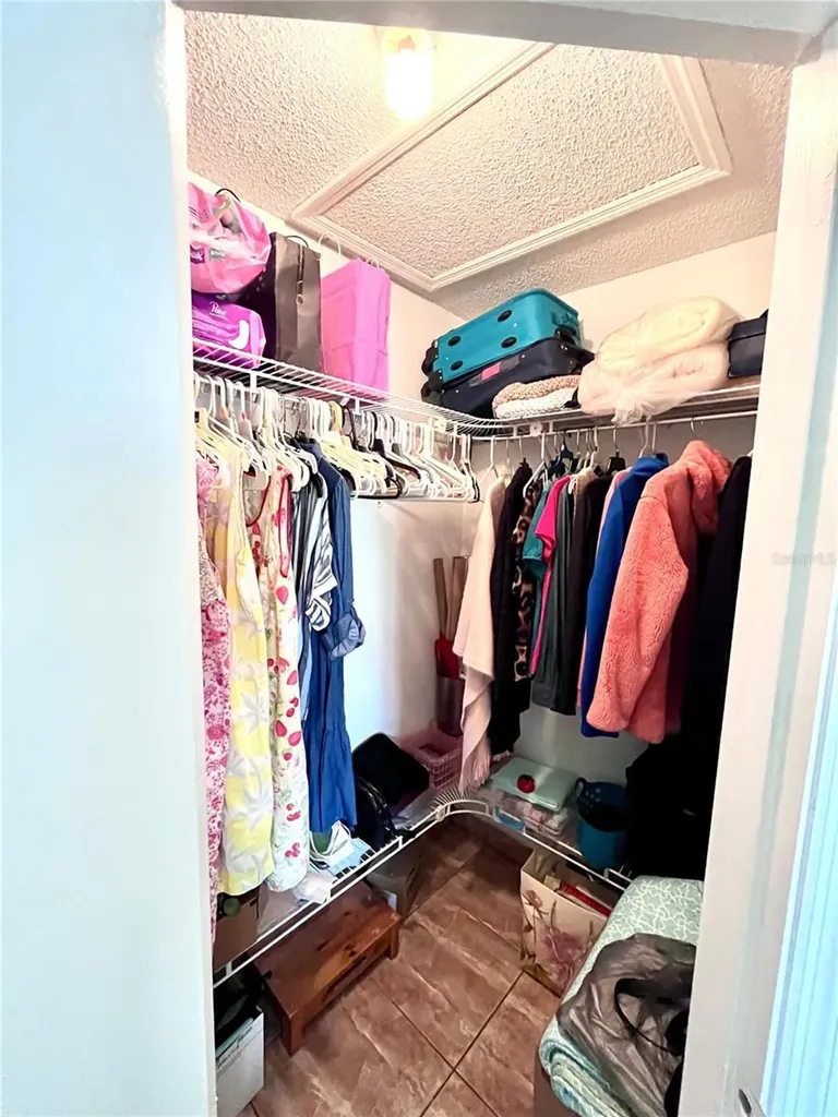 29 Lakepointe Circle Kissimmee FL 34743