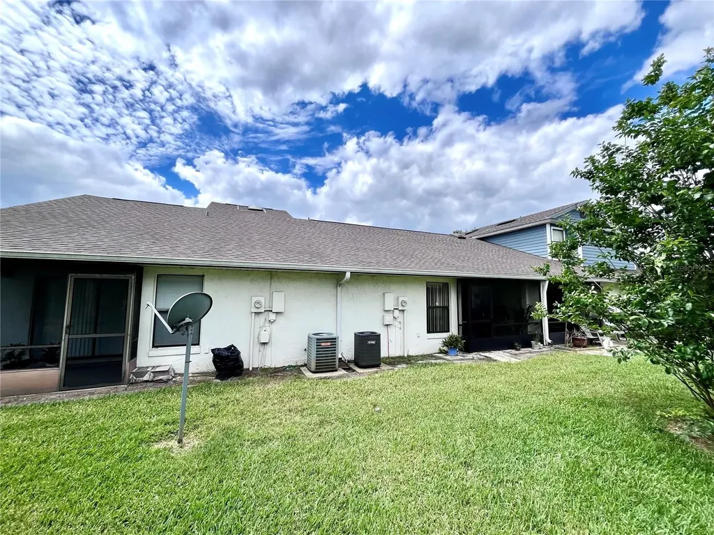 29 Lakepointe Circle Kissimmee FL 34743