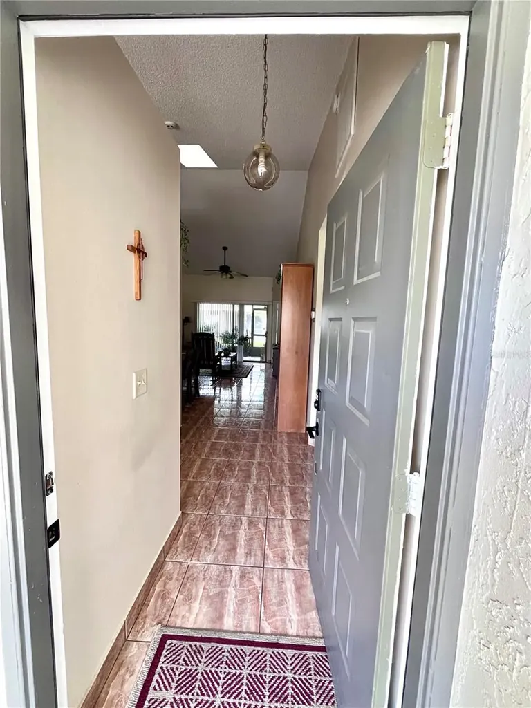 29 Lakepointe Circle Kissimmee FL 34743