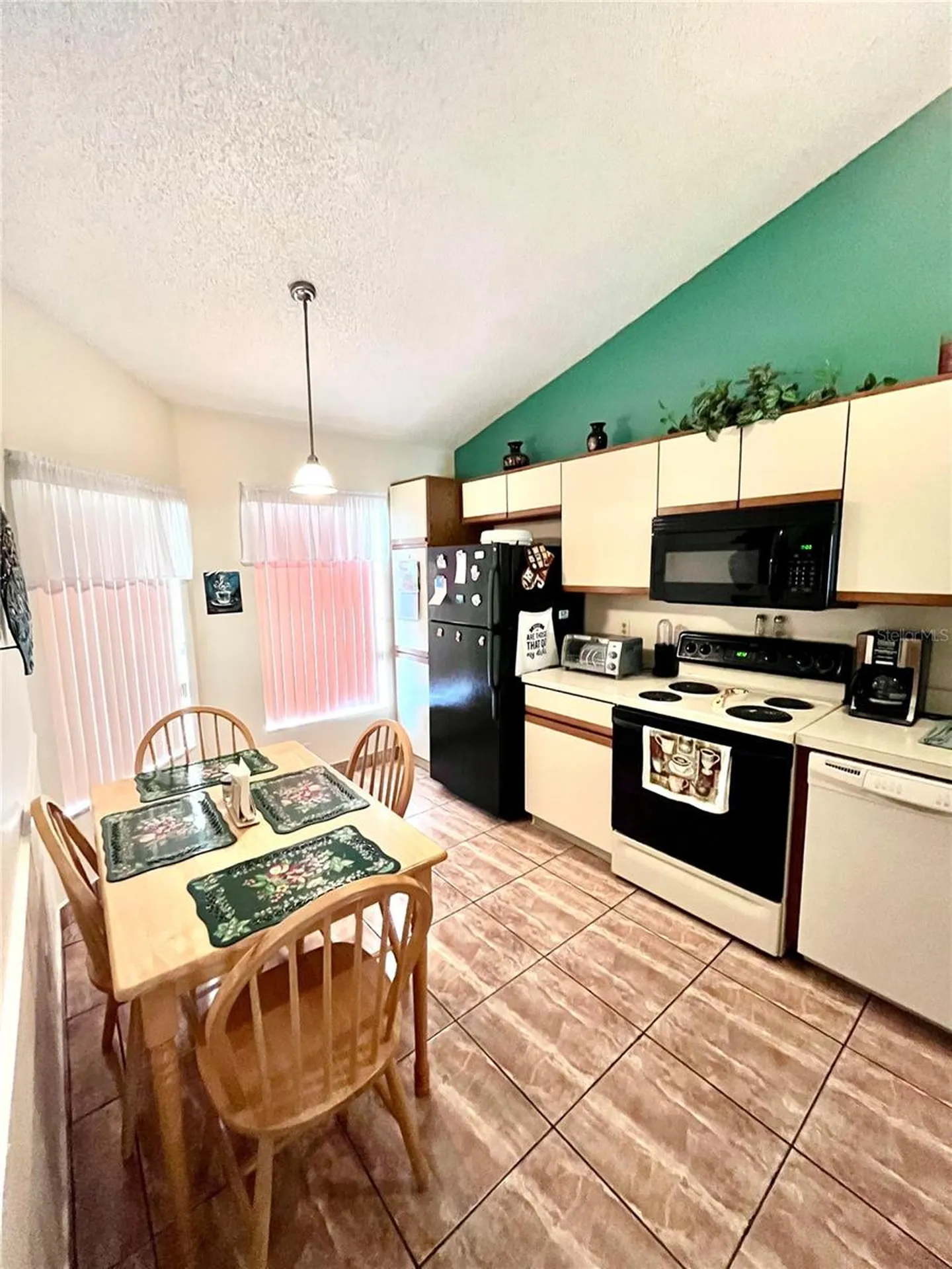 29 Lakepointe Circle Kissimmee FL 34743
