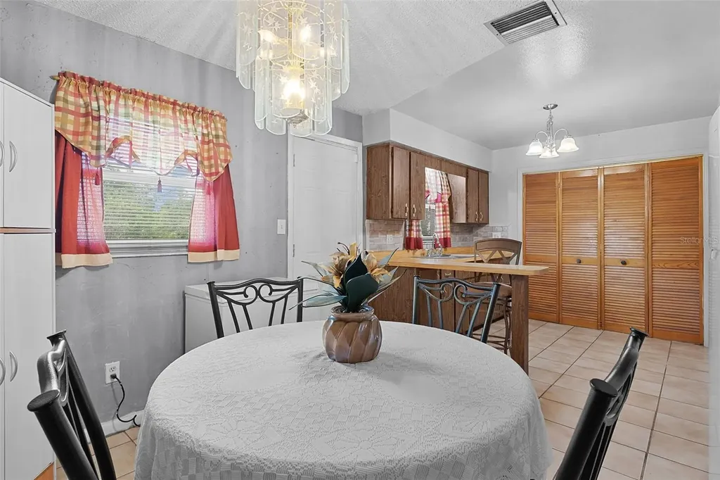 5946 Sr 471 Bushnell FL 33513