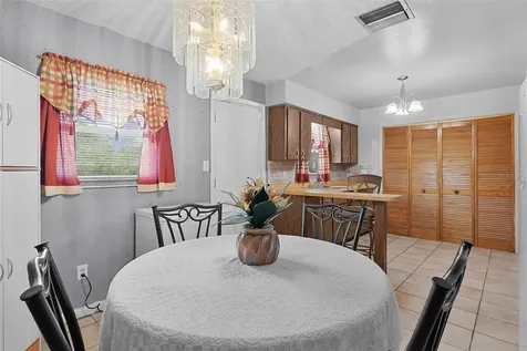 5946 Sr 471 Bushnell FL 33513
