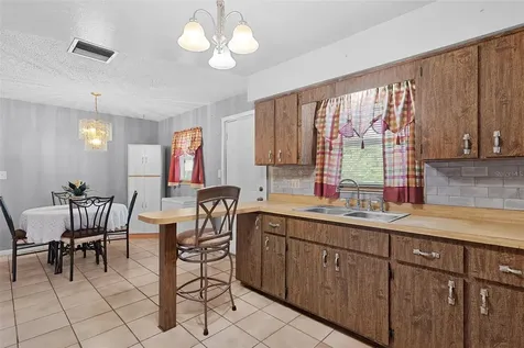5946 Sr 471 Bushnell FL 33513