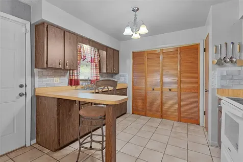 5946 Sr 471 Bushnell FL 33513