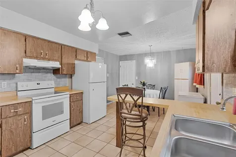 5946 Sr 471 Bushnell FL 33513