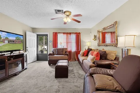 5946 Sr 471 Bushnell FL 33513