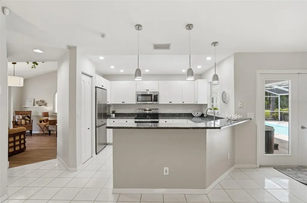 610 Woodview Way Bradenton FL 34212