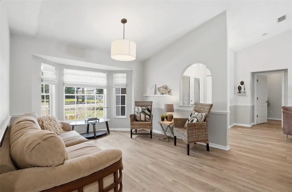 610 Woodview Way Bradenton FL 34212