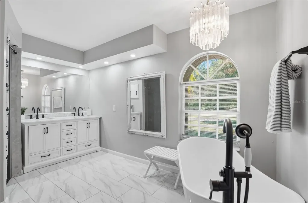 610 Woodview Way Bradenton FL 34212