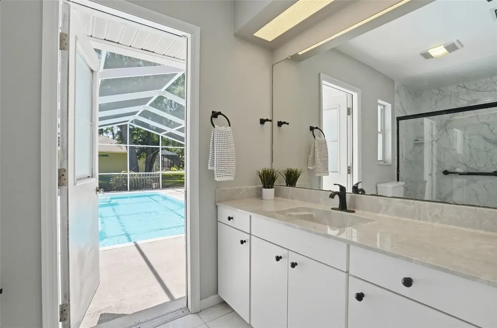 610 Woodview Way Bradenton FL 34212