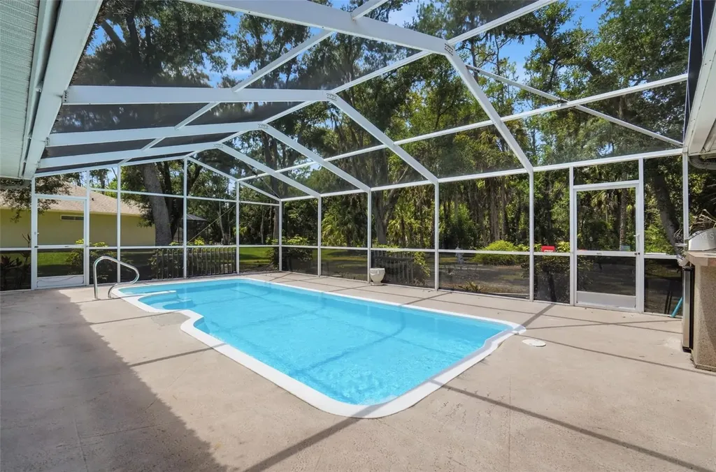 610 Woodview Way Bradenton FL 34212