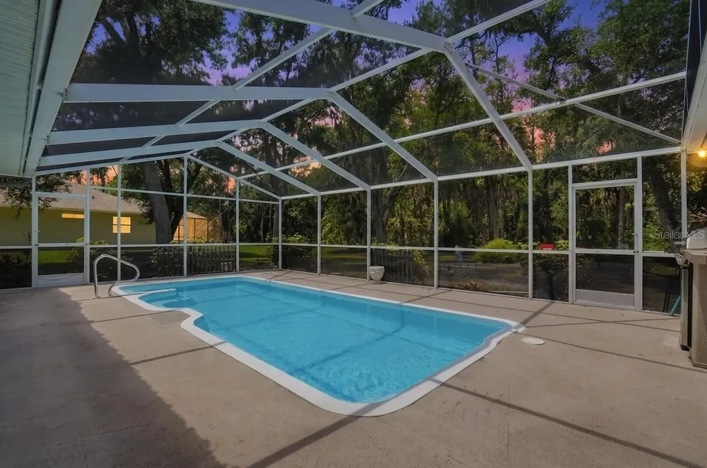 610 Woodview Way Bradenton FL 34212